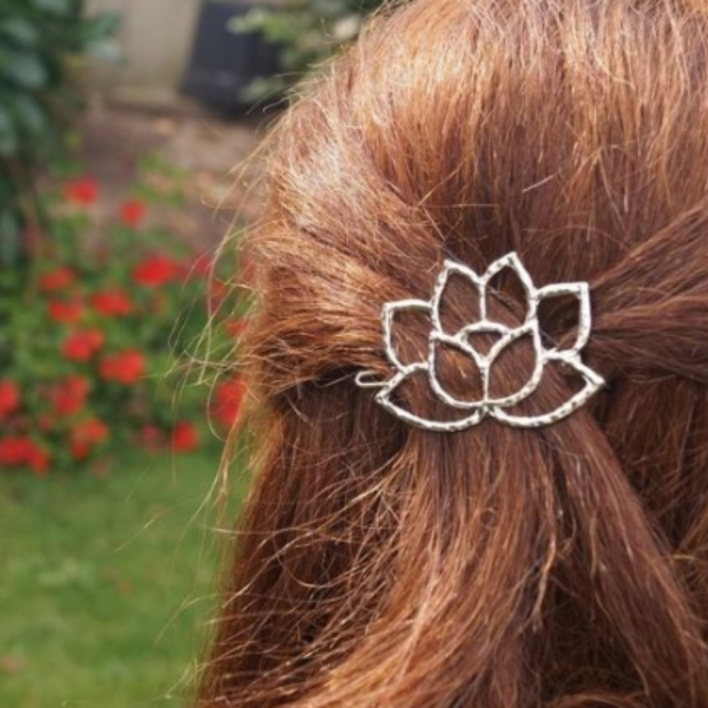 Nwt! Sacred Lotus Gold Hair Clip + Gift !